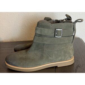 WOMAN'S SIZE 8.5 BOOTS UGG JOSEFENE ANKLE OLIVE GREEN DISPLAY MODEL